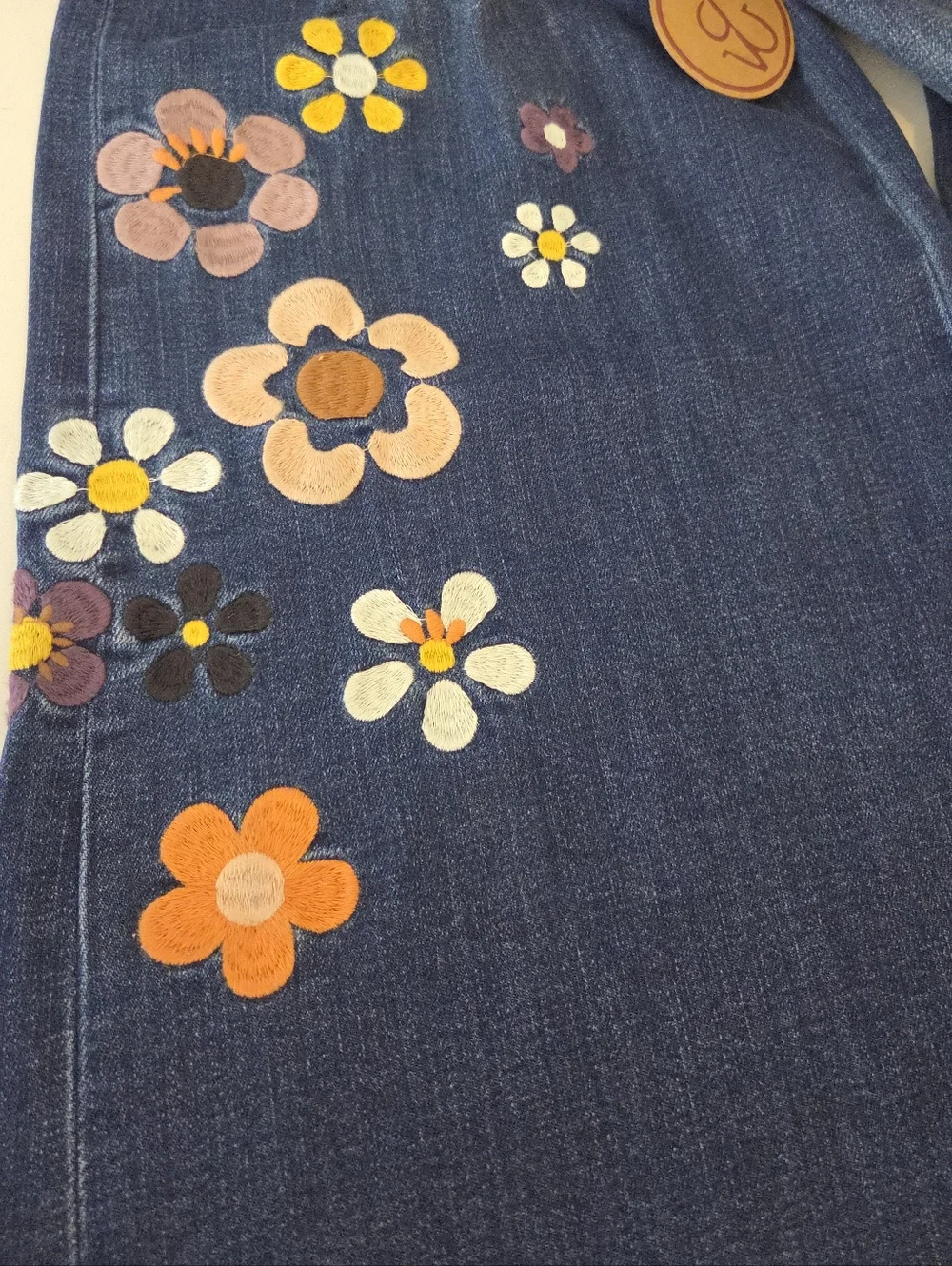 Driftwood Carlie Wide Leg Embroidered Retro Flower Womens Denim Jeans Size 6 NWT - Picture 3 of 7